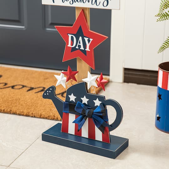 Glitzhome® 35.7" Patriotic Americana Wooden Top Hat Porch Sign
